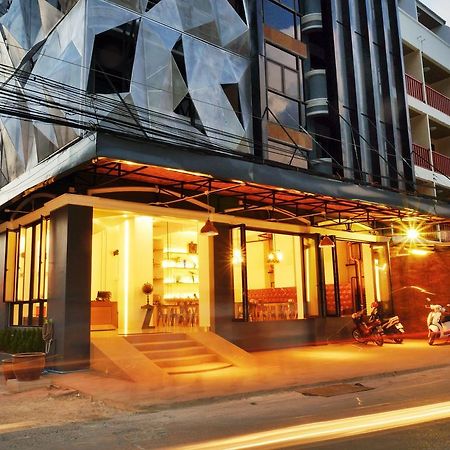 Forty Winks Phuket Hotel Patong Екстериор снимка