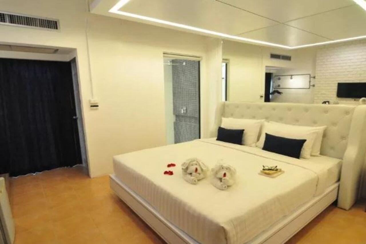 Forty Winks Phuket Hotel Patong Екстериор снимка