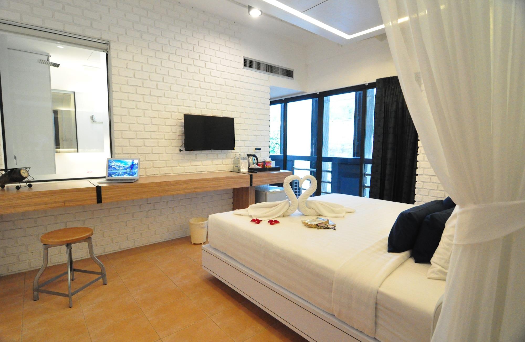 Forty Winks Phuket Hotel Patong Екстериор снимка