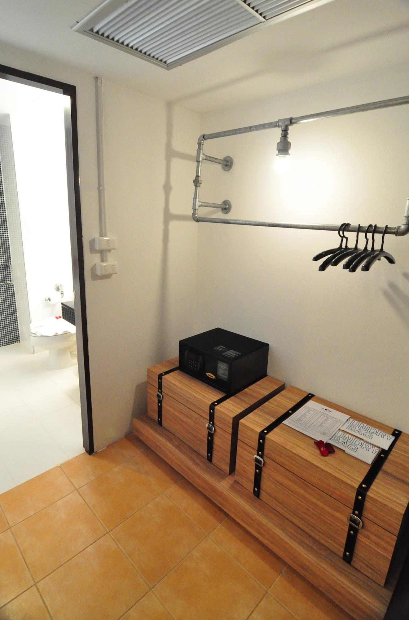 Forty Winks Phuket Hotel Patong Екстериор снимка