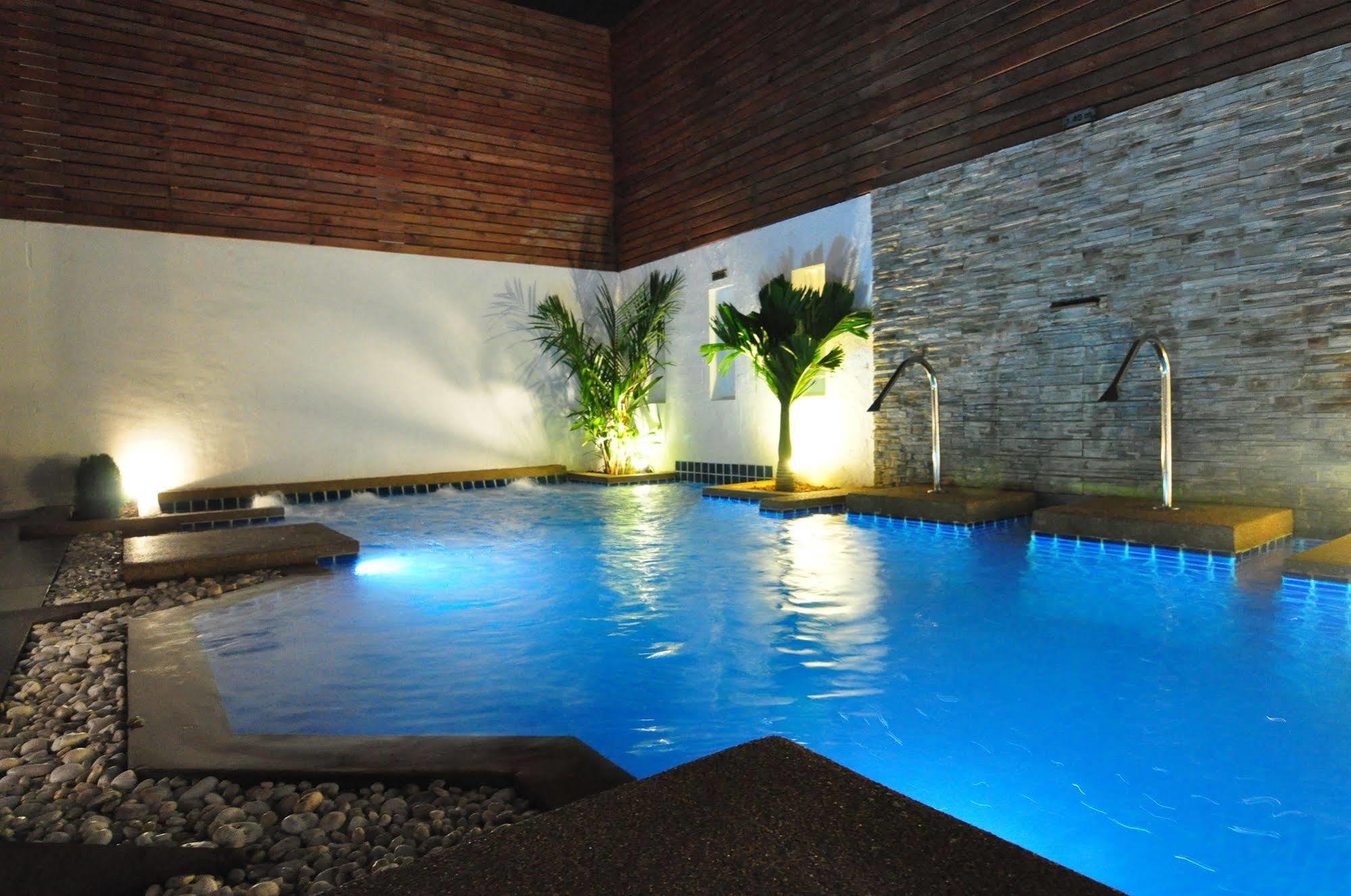 Forty Winks Phuket Hotel Patong Екстериор снимка